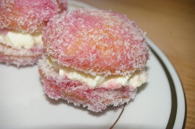 Peach Cakes or Jelly Cakes - An Australian Classic Domesblissity.com