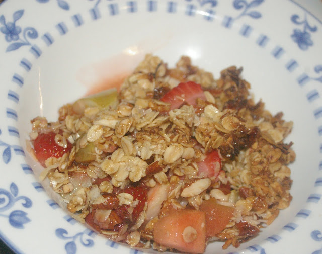 Crunchy Almond Topped Strawberry & Apple Crumble