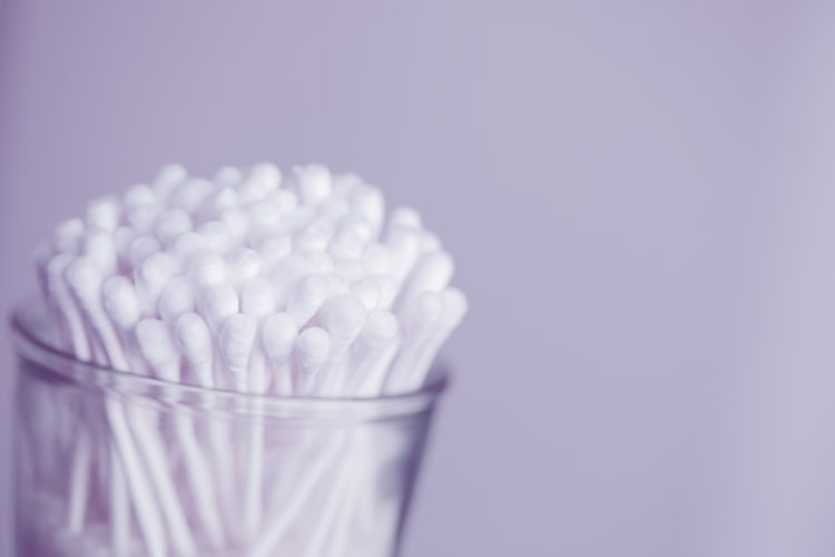 Top 15 uses for Q tips / cotton buds