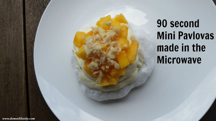 90 second mini pavlovas in the microwave www.domesblissity.com