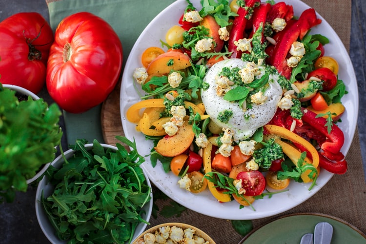 15 Easy to Prepare Platter Salads for Dinner Time