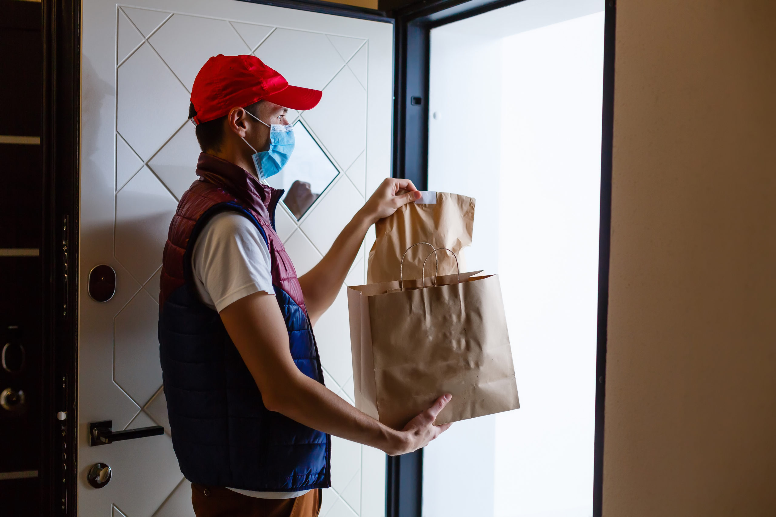 How Restaurant Delivery Services Help In The Current Pandemic Situation